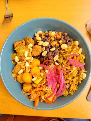 mi bowl vegana at Nuve Nutrición Verde in Bogota