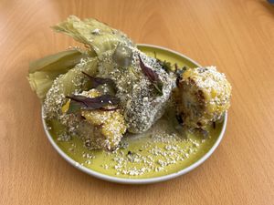 Elotes mexicanos  at Nuve Nutrición Verde in Bogota