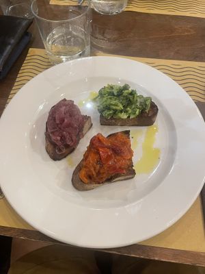 Apulian bruschette (onion, broccoli, tomatoes)  at La Pentola Degli Gnomi in Gallipoli