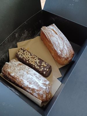 Chocolate cake and filled 'koeken' at WAY Specialty Coffee Roasters - Voldersstraat in Ghent