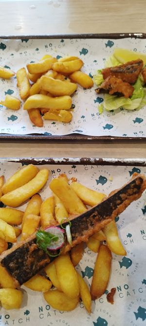 The food was awesome, can't believe the similitudes with the real thing. The alioli was awesome and so the tártara sauce. Price wise not the cheapest but considering it is by the  at The No Catch Co in Brighton