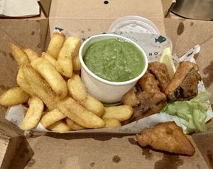 Vegan ‘Cod’ bites, chips and mushy peas #Veganuary at The No Catch Co in Brighton
