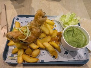 Cod & chips with mushy peas at The No Catch Co in Brighton