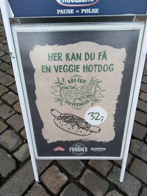 Sign at hotdog stand at Børnenes Kontor in Aarhus