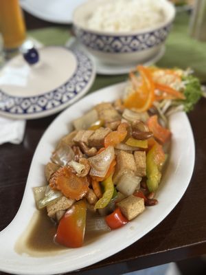 Tofu with cashew and vegetables   at Thai Tawan in Rheinhausen
