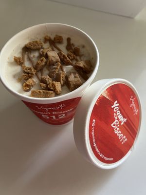 Yoghurt Biscoff  at Veganisto in Bangkok