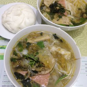 pho and bành nap at Thuy in Da Nang