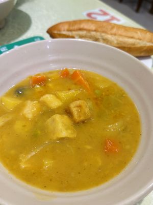 Bánh mì cari/Vegetarian curry served with bread (25k VND)  at Thuy in Da Nang