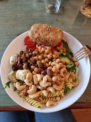 Insalatona at L‘ Insalatina in Merano