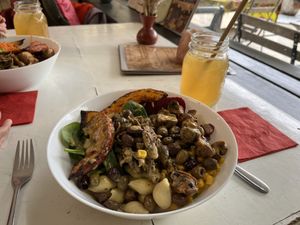 Mixed vegan salad  at L‘ Insalatina in Merano