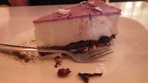 Raspberry and white chocolate cheesecake at Tel Aviv Urban Food in Warsaw