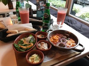 Vegan breakfast set at Tel Aviv Urban Food in Warsaw