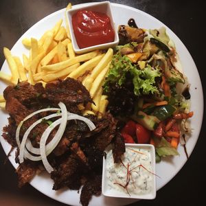 veganer Gyros Teller  at Dada in Regensburg