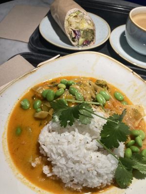 red curry and falafel wrap  at MUC - Dean & David - T2 in Munich