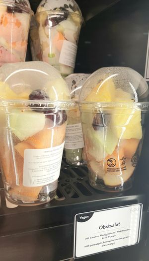 vegan fruit salad at MUC - Dean & David - T2 in Munich