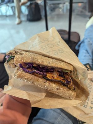 Sweet potato sandwich at MUC - Dean & David - T2 in Munich