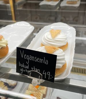 Vegan Semla #Veganuary at Ofvandahls Hovkonditori in Uppsala