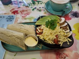 They made me a vegan salad at E & R Tearoom in Lutterworth