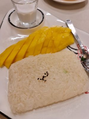 Mango Sticky Rice ~ 10/10/21 at D'life 蔬食 - Somerset  in Central Singapore