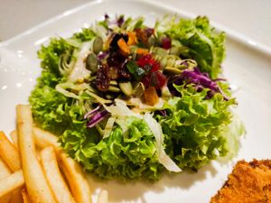 The salad is good at D'life 蔬食 - Somerset  in Central Singapore