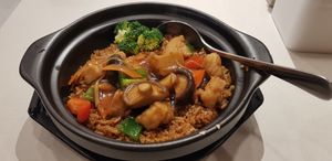 Claypot rice at D'life 蔬食 - Somerset  in Central Singapore