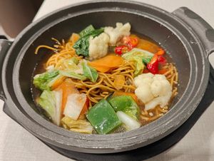 Claypot noodles at D'life 蔬食 - Somerset  in Central Singapore
