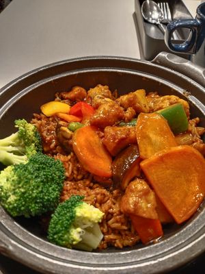 Clay pot chicken cube rice $7.50 at D'life 蔬食 - Somerset  in Central Singapore