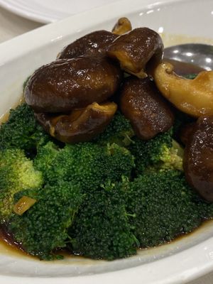 mushrooms broccoli   at D'life 蔬食 - Somerset  in Central Singapore