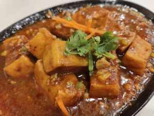 Sizzling hotplate eggless tofu  at D'life 蔬食 - Somerset  in Central Singapore