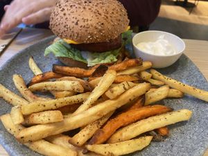 Classic burger  at Copper Branch in Utrecht