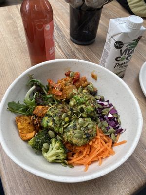 Mediteraanse Bowl😍  at Copper Branch in Utrecht