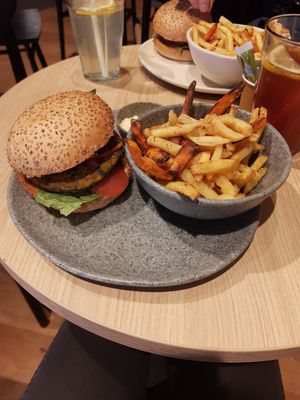 Falafel burger at Copper Branch in Utrecht