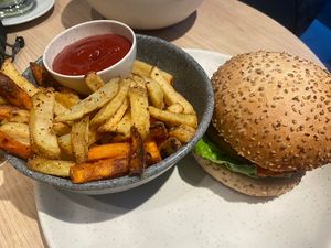 Supreme burger  at Copper Branch in Utrecht
