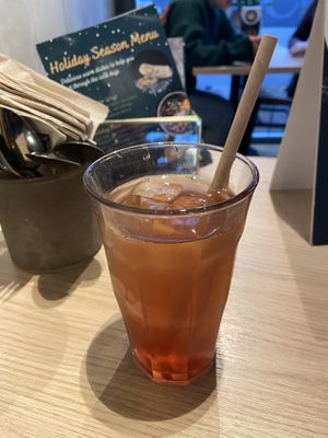 Icetea with hibiscus and lime: fresh and mildly sweet. at Copper Branch in Utrecht