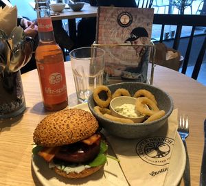 Blue burger, lemonade and onion rings (not great, far too expensive for the quantity and quality)  at Copper Branch in Utrecht
