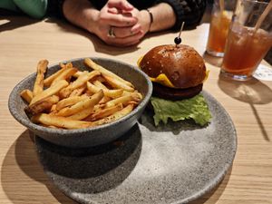 Signature Burger with airfried Fries at Copper Branch in Utrecht