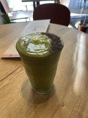 Vitamin boost smoothie with spinach, tropical fruits and chia: very good  at Copper Branch in Utrecht