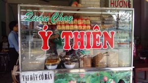 Front of restaurant at Y Thien in Da Nang