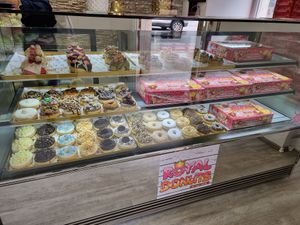 Counter at Royal Donuts in Wuppertal