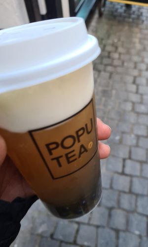 Pineapple & blueberry bubble tea at PopuTea in Breda