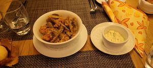 Salbeiblätter im Bierteig at Riedbach in Zurich