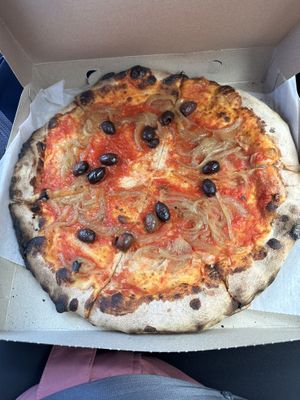  build your own pizza   at Geddy's in Bar Harbor