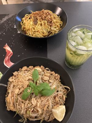 Pad thai  at Lupení in Prague