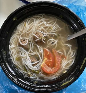 Nudlová polévka s veg kuličkami at Lupení in Prague