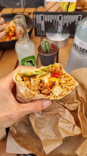 Burrito mit Tofu & Vollkornreis at Runder Store in Visp