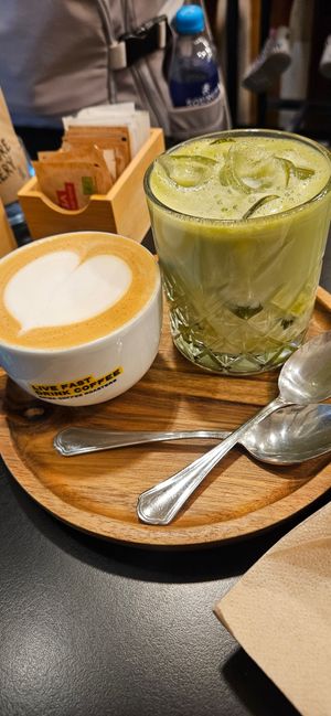 Cappucino and iced matcha with oatmilk at Forno Brisa - Via Castiglione in Bologna