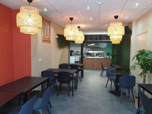 indoor AND outdoor seating at Habibi - Dar Za in Leuven