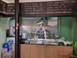 Very friendly owner at Habibi - Dar Za in Leuven