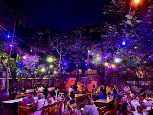 Great music   at Dara Thai in Athens