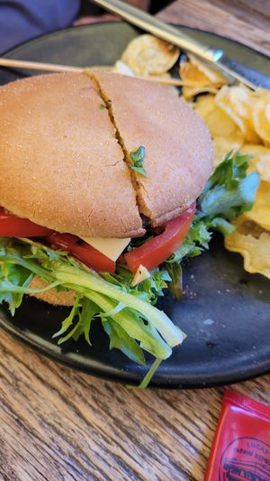 Burger at Pig & Whistle in Rotorua